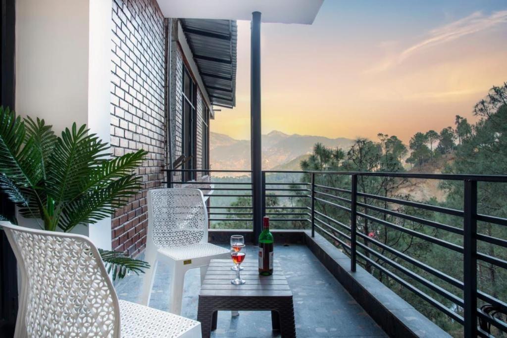 Mountain Height Kasauli Apartment Luaran gambar